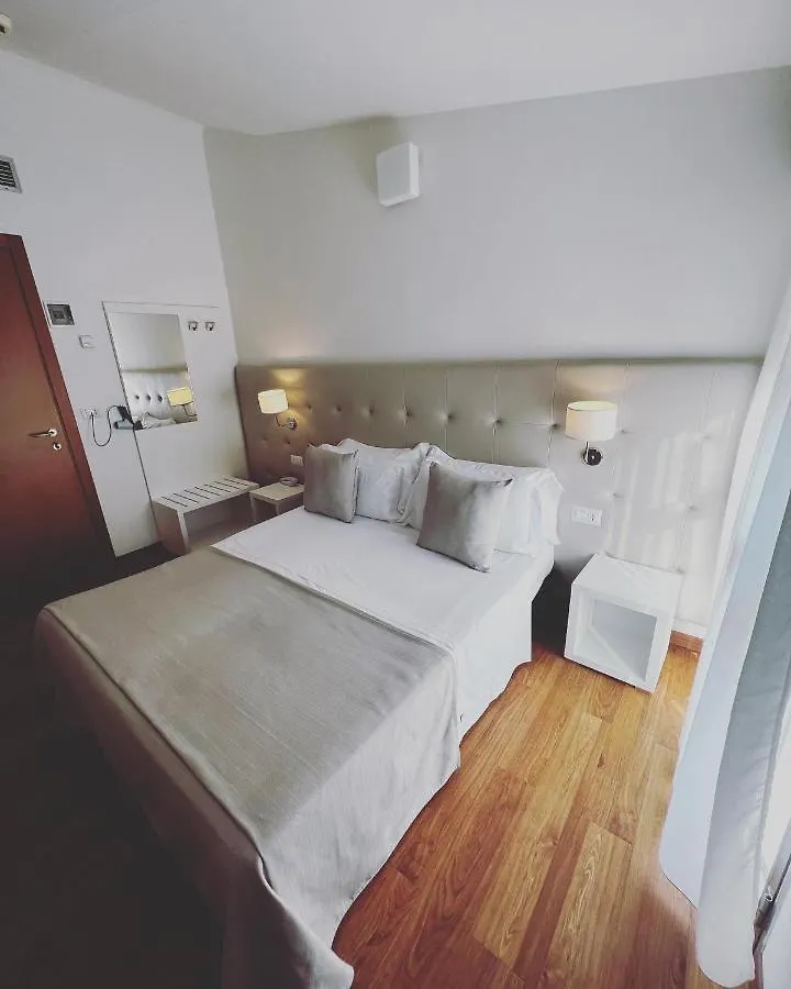 Hotel Ardea 里乔内