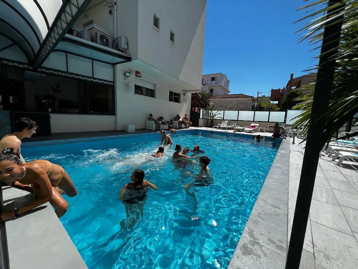 Hotel Ardea 里乔内